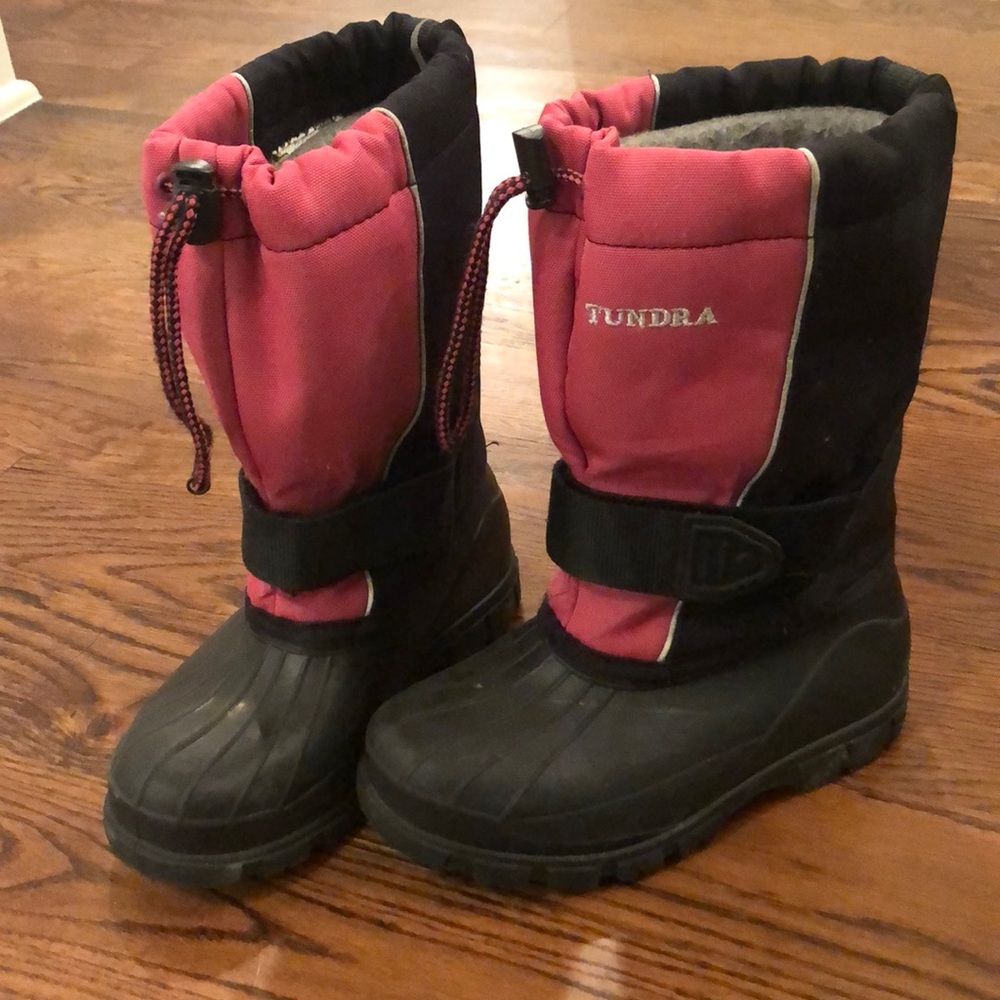 Tundra snow boots